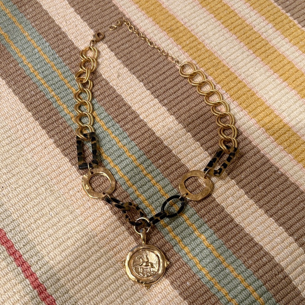 Susan Shaw Equestrian Gold and Tortoise Chain Necklace